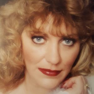 Meet your Posher, Polly